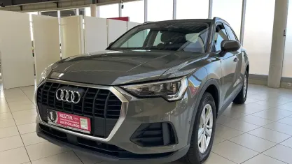 Gebraucht Audi Q3 Business 150 PS (110 kW) 2023 Chronosgrau metallic SUV