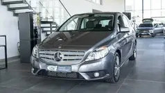 Grau Gebraucht 2012 Mercedes B180 Van / Kleinbus | 12.450 € (Teuer)