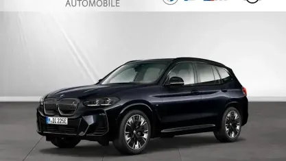 Gebraucht BMW iX3 M Sport 210 kW (286 PS) 2022 Carbonschwarz metallic SUV