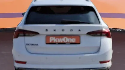 Gebraucht Skoda Octavia SportLine 150 PS (110 kW) 2022 Weiß Kombi