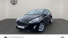 Schwarz Gebraucht 2017 Ford Fiesta Titanium Kleinwagen | 10.480 € (Fairer Preis)