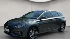 Grau Gebraucht 2023 Hyundai i30 Trend Limousine | 17.880 € (Fairer Preis)