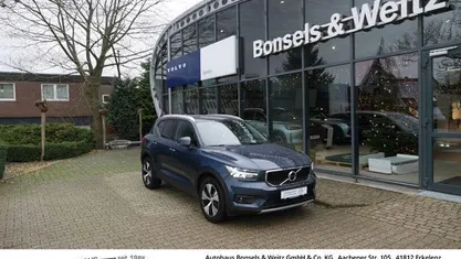 Blau metallic Gebraucht 2021 Volvo XC40 Momentum SUV | 24.880 € (Superpreis)
