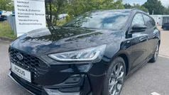 Agate black metallic Gebraucht 2024 Ford Focus ST-Line Kombi | 25.950 € (Fairer Preis)