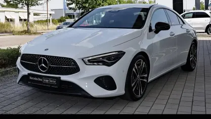 Gebraucht Mercedes CLA180 Night 136 PS (100 kW) 2025 Unilack polarweiß Coupé
