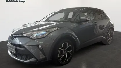 Second-hand Toyota C-HR Team 122 CP (89 kW) 2021 Albastru SUV