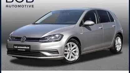 Gebraucht VW Golf VII Comfortline 131 PS (96 kW) 2019 Grau Limousine