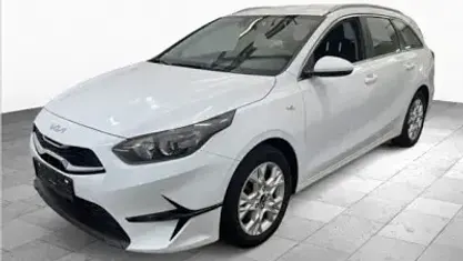 Gebraucht Kia Ceed Sportswagon Comfort 136 PS (100 kW) 2022 Weiß Kombi