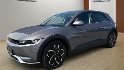 Gebraucht Hyundai Ioniq 125 kW (170 PS) 2022 Grün Kleinwagen