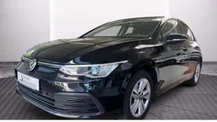 Deep black perleffekt (metallic) Gebraucht 2020 VW Golf VIII Life Limousine | 21.889 € (Fairer Preis)