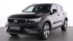 Schwarz onyx black / metallic Gebraucht 2022 Volvo XC40 Core SUV | 27.950 € (Guter Preis)