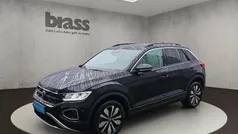 Deep black perleffekt Gebraucht 2024 VW T-Roc Move SUV | 27.400 € (Guter Preis)