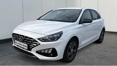 Weiß Gebraucht 2021 Hyundai i30 Edition 30 Limousine | 17.600 € (Fairer Preis)