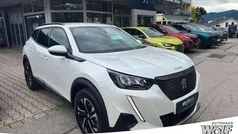 Weiss Gebraucht 2021 Peugeot 2008 Allure SUV | 19.690 € (Fairer Preis)