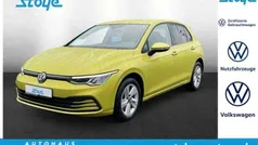 Limonengelb metallic Gebraucht 2020 VW Golf VIII Life Limousine | 17.260 € (Fairer Preis)