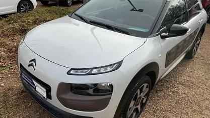 Weiß Gebraucht 2015 Citroën C4 PureTech SUV | 11.790 € (Teuer)