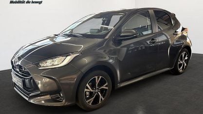 Neu Toyota Yaris Hybrid Comfort 116 PS (85 kW) 2025 Everest green Kleinwagen