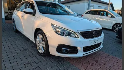 Gebraucht Peugeot 308 SW Active 110 PS (80 kW) 2019 Weiß Kombi