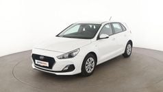 Weiß Gebraucht 2018 Hyundai i30 Pure Limousine | 11.710 € (Fairer Preis)