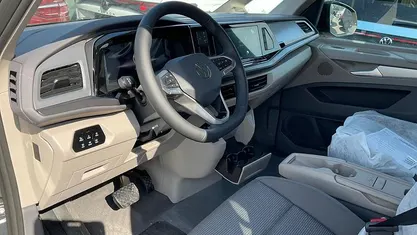 Neu VW Multivan Business 245 PS (180 kW) 2026 Indiumgrau metallic Van