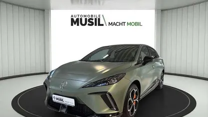 Hunter green Gebraucht 2024 MG MG4 EV Kleinwagen | 29.780 € (Guter Preis)