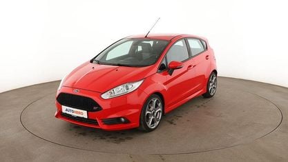 Używany Ford Fiesta ST 182 KM (133 kW) 2017 Czerwony Sedan/Limuzyna