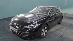 Schwarz Gebraucht 2024 VW Passat R Van / Kleinbus | 34.261 € (Fairer Preis)