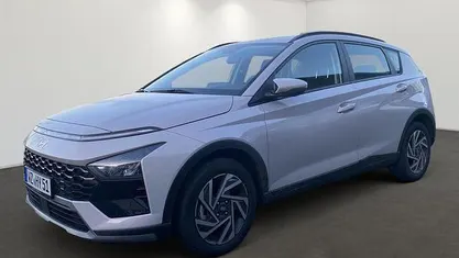 Purple (lumen grey / mic) Gebraucht 2024 Hyundai Bayon Trend SUV | 19.990 € (Fairer Preis)