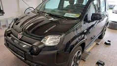 Schwarz Gebraucht 2023 Fiat Panda Cross Cross Kleinwagen | 12.999 € (Fairer Preis)
