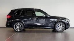 Black sapphire metallic (schwarz) Gebraucht 2022 BMW X5 M Sport SUV | 56.850 € (Fairer Preis)