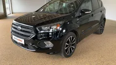Schwarz Gebraucht 2017 Ford Kuga ST-Line SUV | 18.010 € (Fairer Preis)