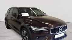 Maple braunmetallic Gebraucht 2020 Volvo V60 CC Kombi | 20.590 € (Guter Preis)