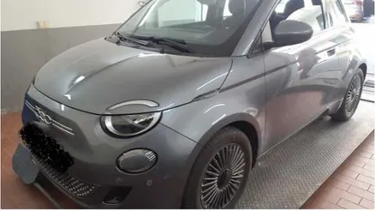 Usata Fiat 500e Icon 86 kW (118 CV) 2022 Grigio Utilitaria