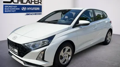 Gebraucht Hyundai i20 Select 101 PS (74 kW) 2025 Weiß Kleinwagen
