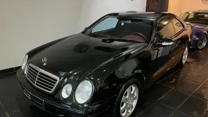 Gebraucht Mercedes CLK320 Avantgarde 218 PS (160 kW) 2001 Schwarz Coupé
