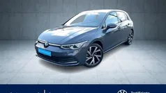 Grau Gebraucht 2023 VW Golf VIII Business Limousine | 32.430 € (Fairer Preis)