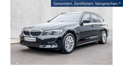 Gebraucht BMW 330e Sport Line 292 PS (214 kW) 2022 Schwarz Kombi