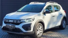 Gletscherweiss Gebraucht 2023 Dacia Sandero Stepway Kleinwagen | 15.990 € (Guter Preis)