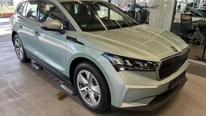 Gebraucht Skoda Enyaq iV Loft 108 kW (148 PS) 2023 Arcticsilber metallic SUV