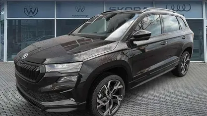 Schwarz Neu 2025 Skoda Karoq SportLine SUV | 36.280 € (Fairer Preis)