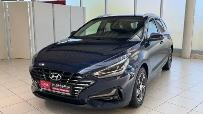 Gebraucht Hyundai i30 Select 120 PS (88 kW) 2021 Stellar blue / met Kombi