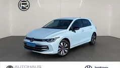 Blau Gebraucht 2024 VW Golf VIII Goal Limousine | 32.980 € (Superpreis)