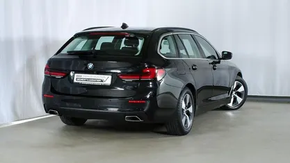 Gebraucht BMW 520 Performance 190 PS (139 kW) 2022 Black sapphire metallic (schwarz) Kombi