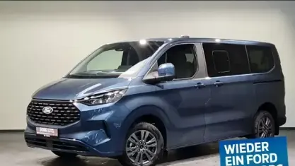 Neu Ford Tourneo Titanium 170 PS (125 kW) 2026 Chromeblue met. Van / Kleinbus