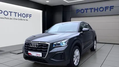 Grau Gebraucht 2025 Audi Q2 Comfort SUV | 26.450 € (Fairer Preis)