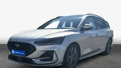 Moondust silber metallic Gebraucht 2023 Ford Focus ST-Line Kombi | 25.923 € (Fairer Preis)