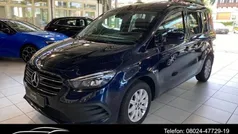 Cavansitblau Gebraucht 2024 Mercedes 180 Progressive Limousine | 30.444 € (Fairer Preis)