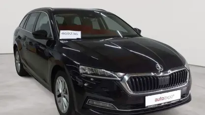 Gebraucht Skoda Octavia Style 150 PS (110 kW) 2023 Blackmagic perleffekt Kombi