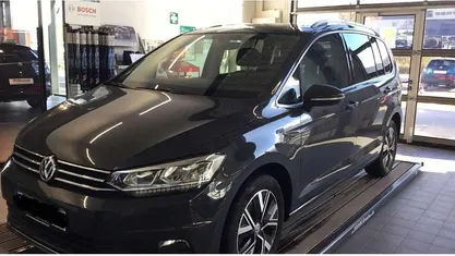 Gebraucht VW Touran Highline 150 PS (110 kW) 2020 Van / Kleinbus