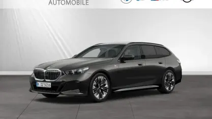 Gebraucht BMW 540 M Sport 303 PS (222 kW) 2024 Sophistograu brillanteffekt metallic Kombi